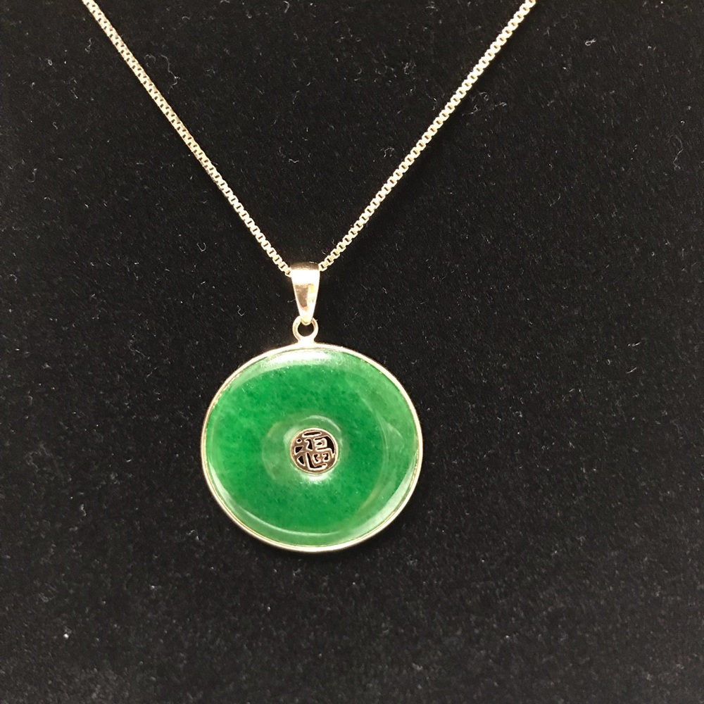 Jade Pendant 14k gold